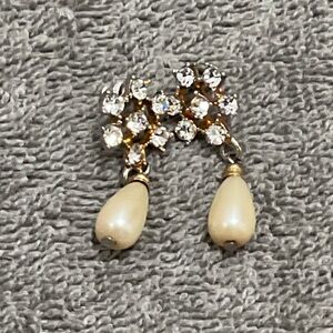 Gold Crystal Cluster Earrings with Cream Pearl Teardrops